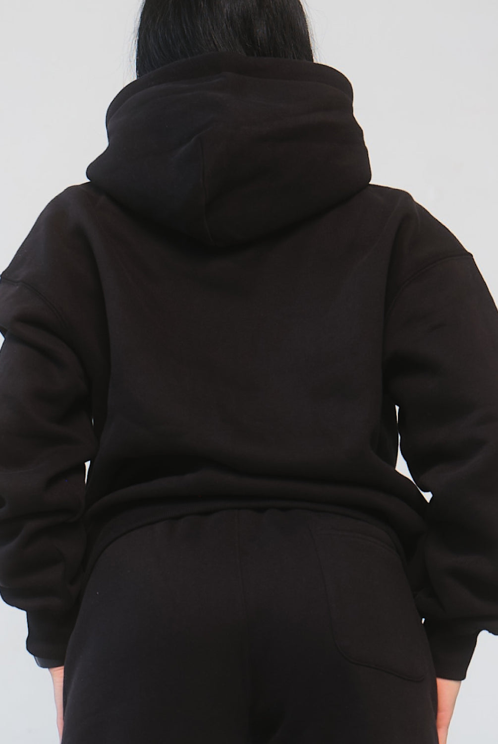 Athleisure Hoodie for Women in Black – Ultra-Soft Fabric, Relaxed Fit with Drawstring Hood & Pockets