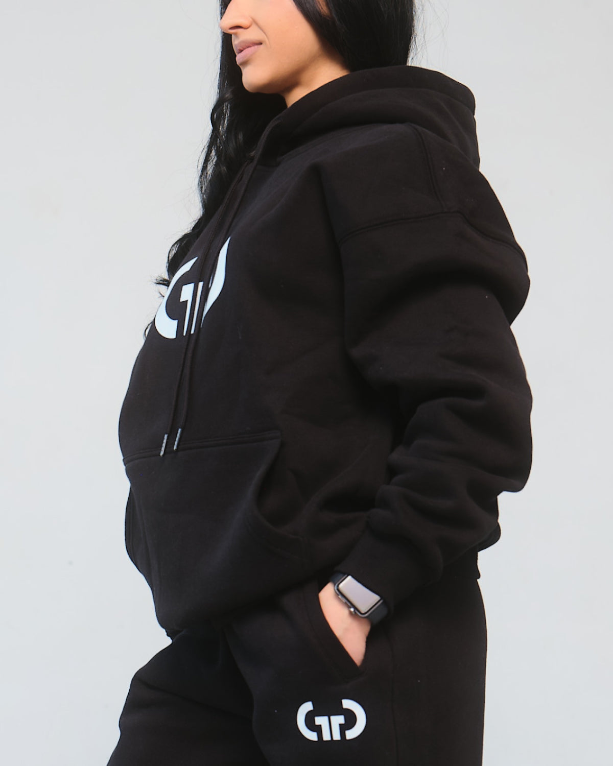 Athleisure Hoodie for Women in Black – Ultra-Soft Fabric, Relaxed Fit with Drawstring Hood & Pockets