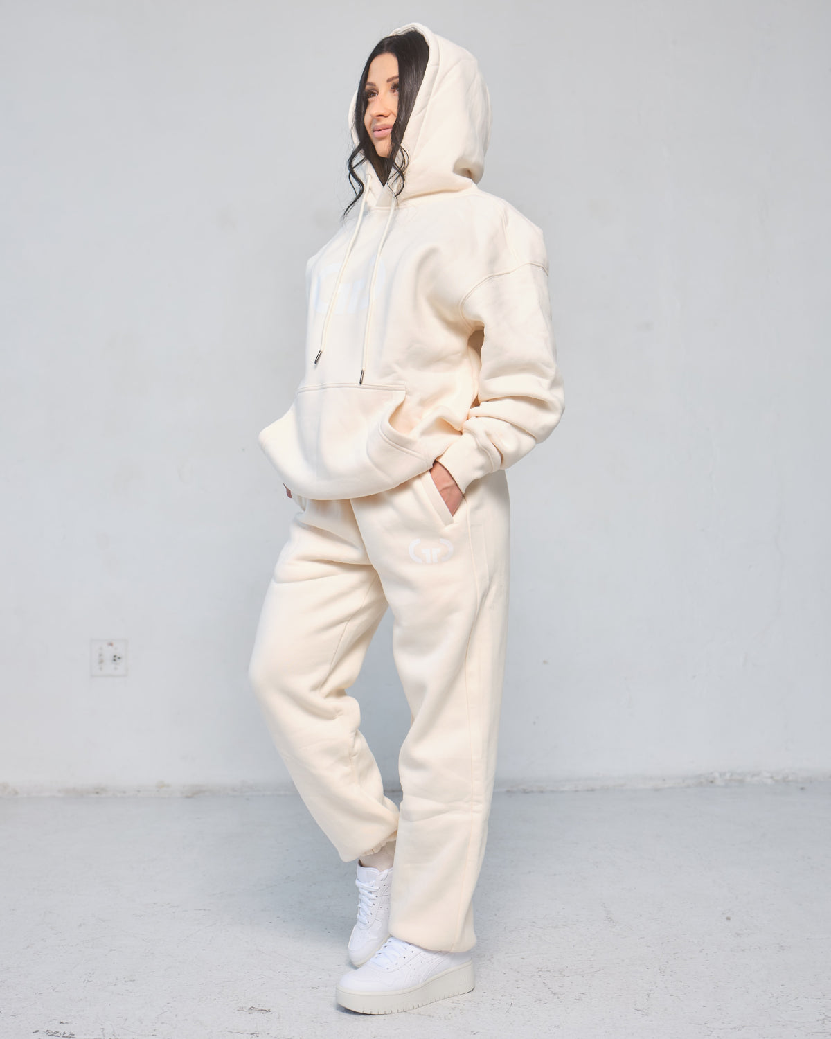 Trackpant for Women in Cream – Tapered Leg, Adjustable Waistband, Soft Breathable Fabric for Comfort & Style