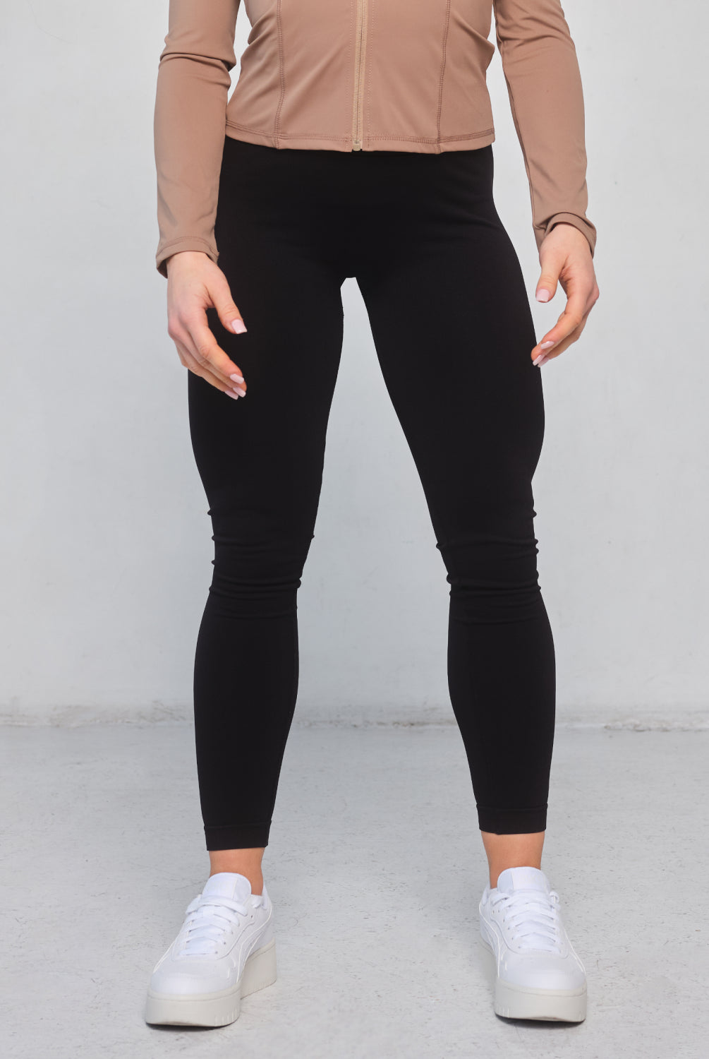 Scrunch Tight for Women in Black – High-Waisted, Figure-Flattering Tights with Stretch Fabric