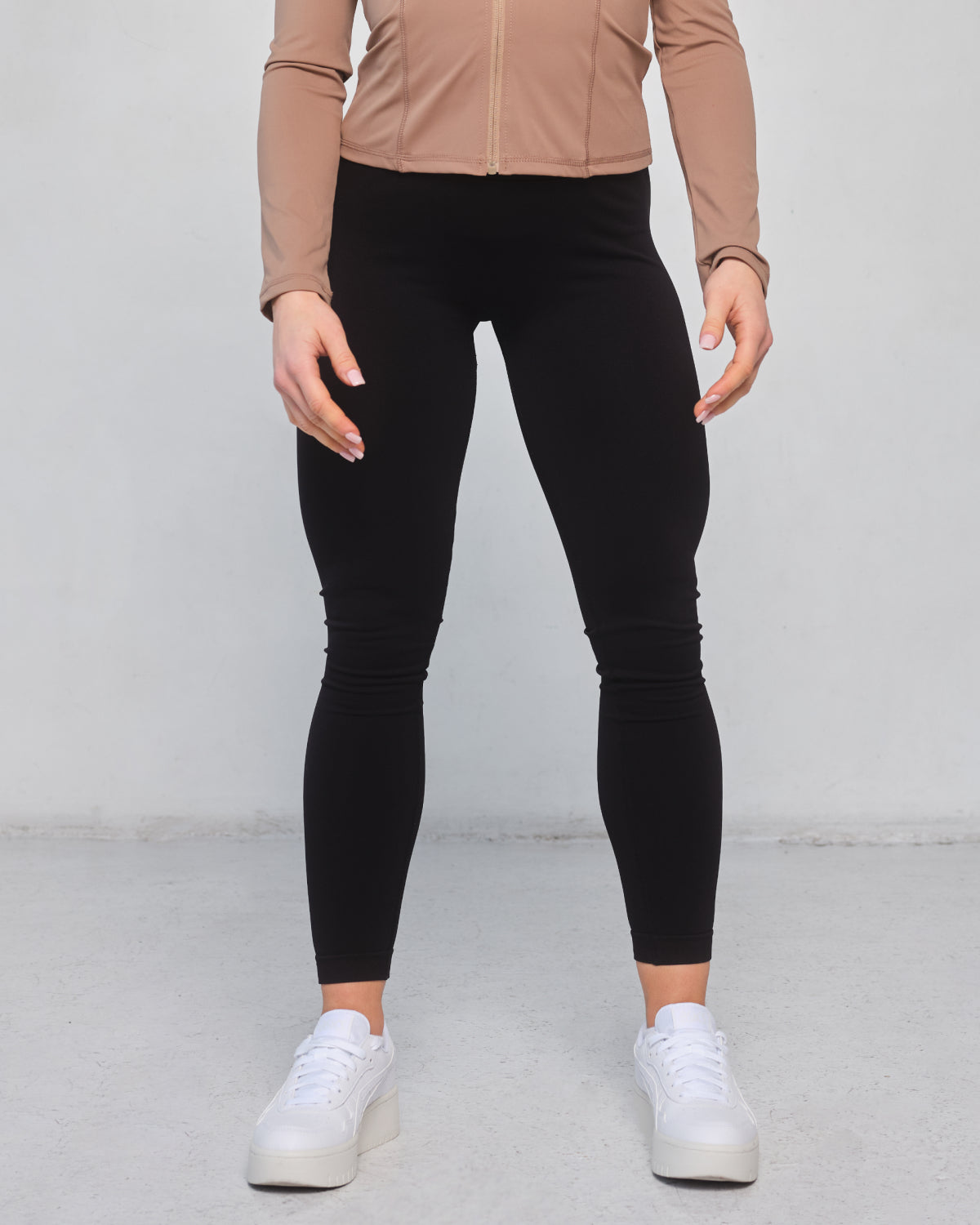 Scrunch Tight for Women in Black – High-Waisted, Figure-Flattering Tights with Stretch Fabric